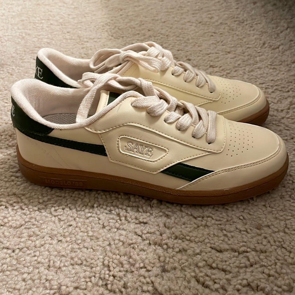 SAYE Sneakers